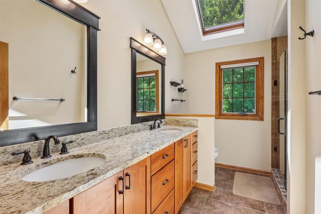 804 Prairie View Drive, West Des Moines, IA 50266
