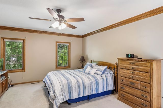 804 Prairie View Drive, West Des Moines, IA 50266