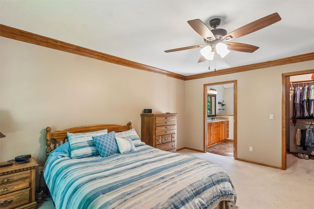 804 Prairie View Drive, West Des Moines, IA 50266
