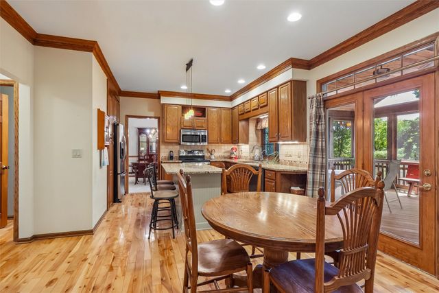 804 Prairie View Drive, West Des Moines, IA 50266