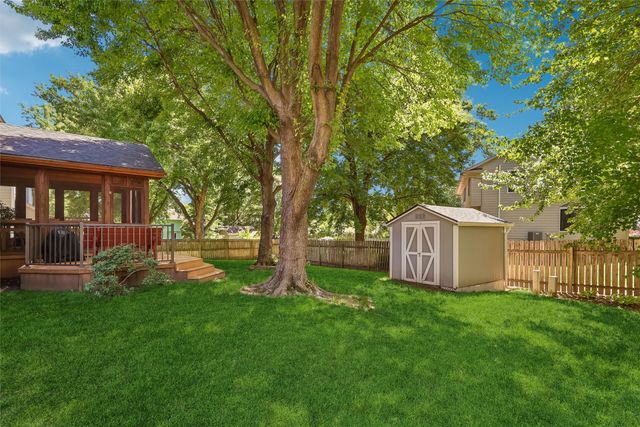 804 Prairie View Drive, West Des Moines, IA 50266