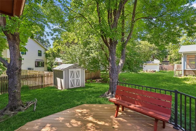 804 Prairie View Drive, West Des Moines, IA 50266