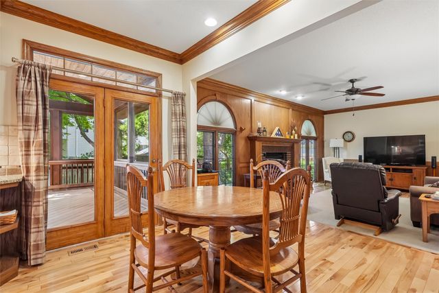 804 Prairie View Drive, West Des Moines, IA 50266
