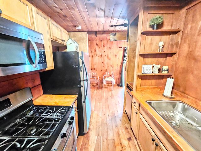 60 East Brook Crossing, Wilmington, VT 05363