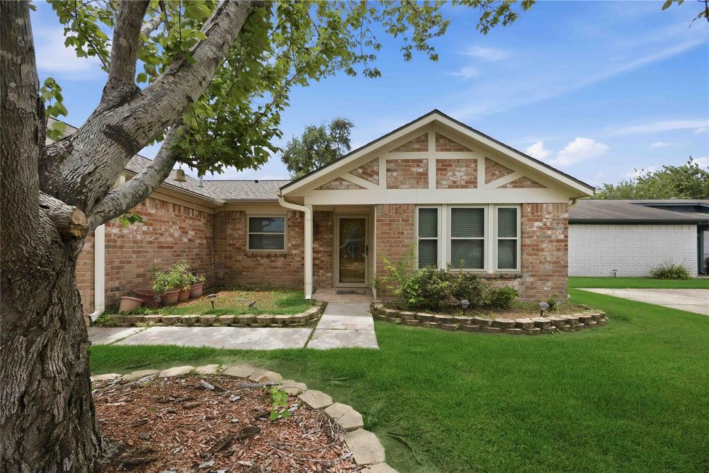 154 Evanston Street, Houston, TX 77015