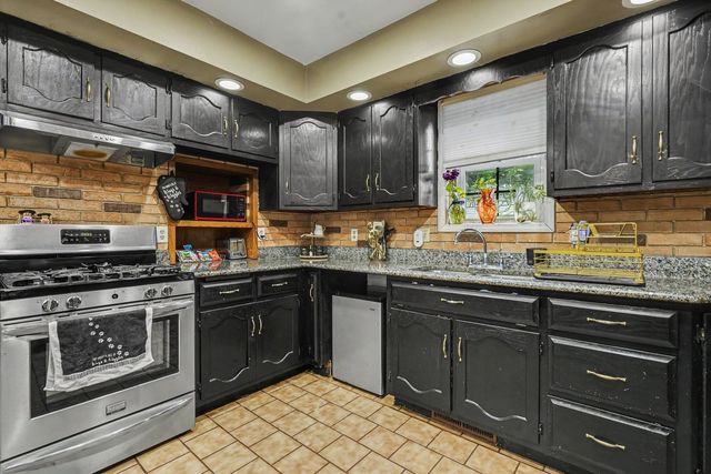 1303 Cora Street, Joliet, IL 60435