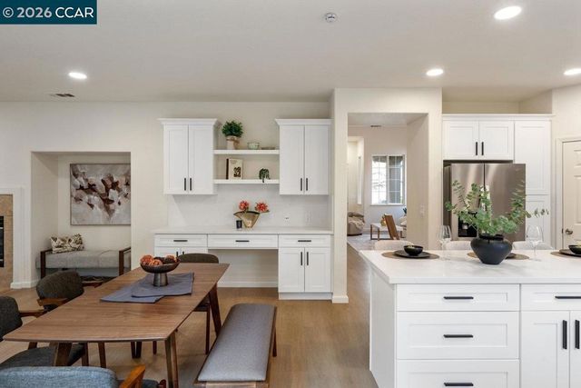 230 230 Wisteria Ln, Tracy, CA 95377