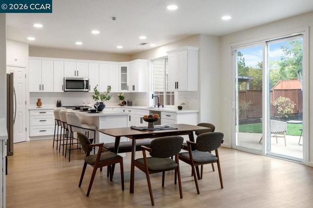 230 230 Wisteria Ln, Tracy, CA 95377