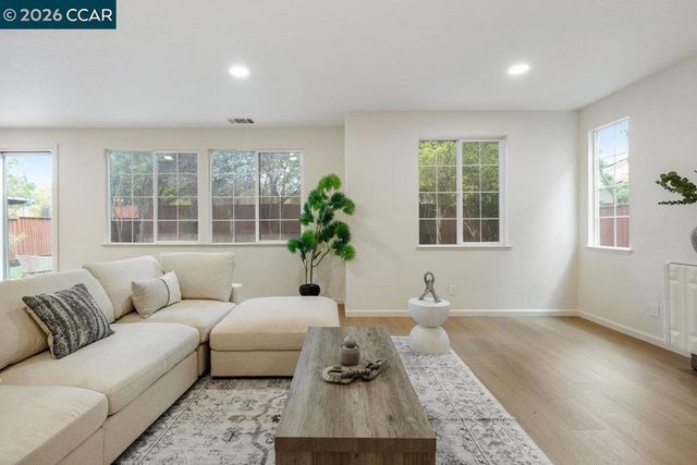 230 230 Wisteria Ln, Tracy, CA 95377