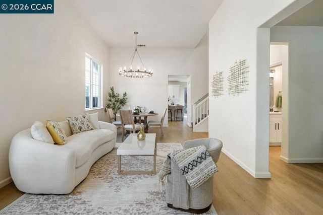 230 230 Wisteria Ln, Tracy, CA 95377