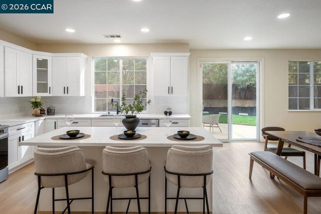 230 230 Wisteria Ln, Tracy, CA 95377