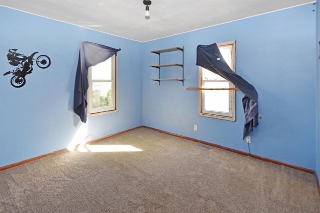 1005 43rd St SE, Minot, ND 58701