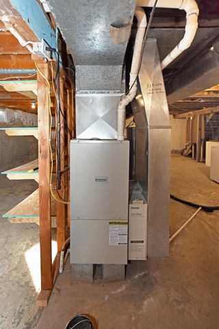 1005 43rd St SE, Minot, ND 58701