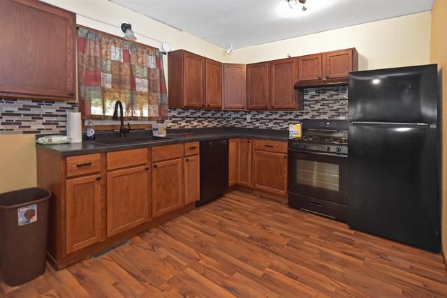 1005 43rd St SE, Minot, ND 58701