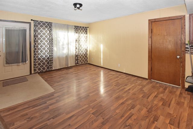 1005 43rd St SE, Minot, ND 58701