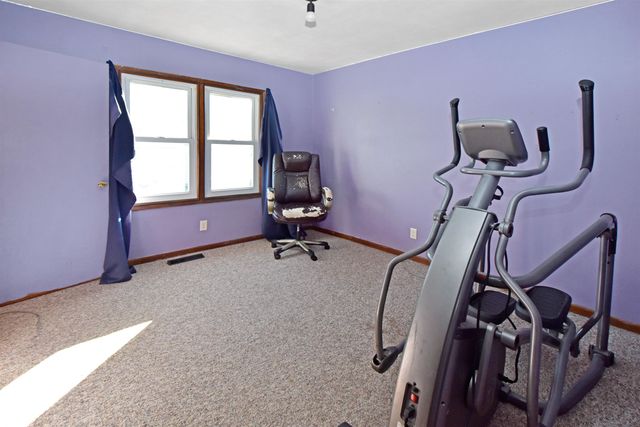 1005 43rd St SE, Minot, ND 58701