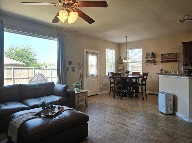 1017 Meadow Green Court, Princeton, TX 75407