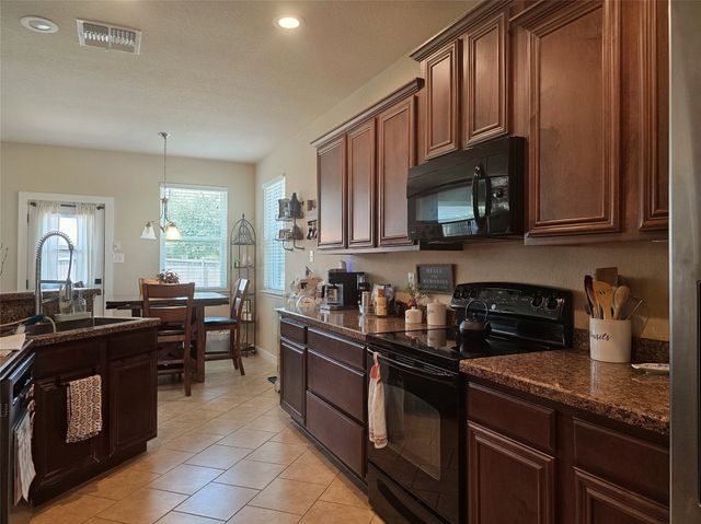 1017 Meadow Green Court, Princeton, TX 75407