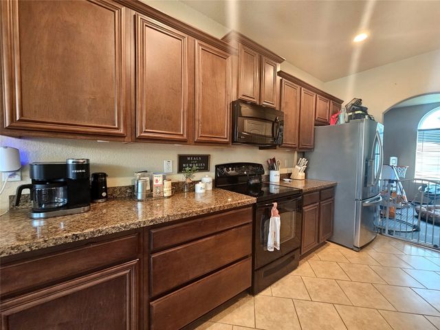 1017 Meadow Green Court, Princeton, TX 75407