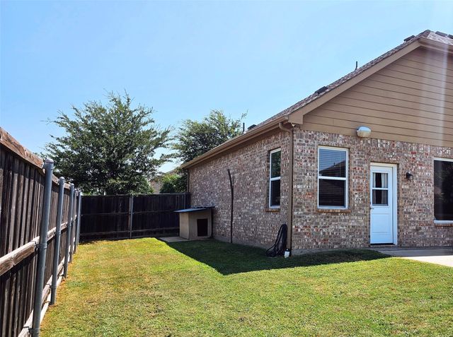 1017 Meadow Green Court, Princeton, TX 75407