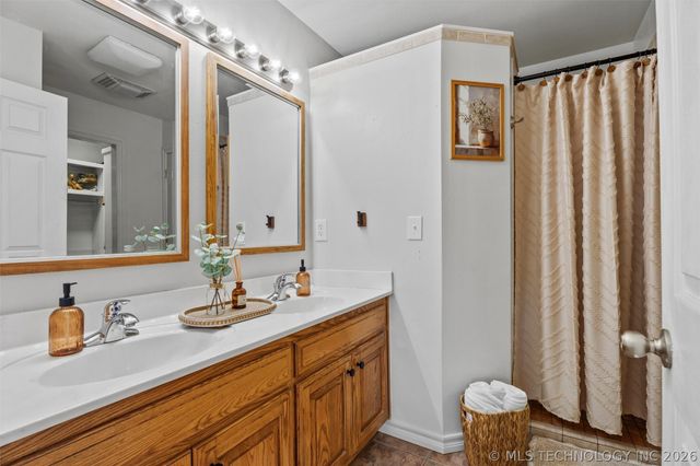 107 County Road 3004, Bartlesville, OK 74003