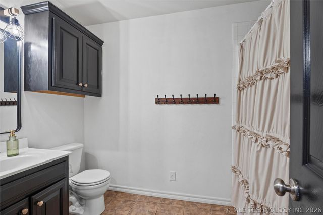 107 County Road 3004, Bartlesville, OK 74003