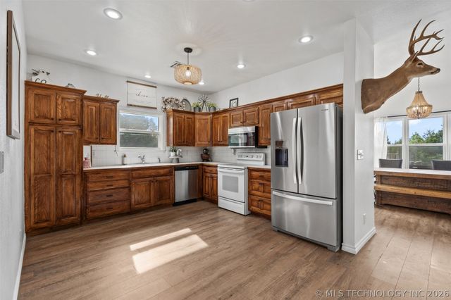 107 County Road 3004, Bartlesville, OK 74003