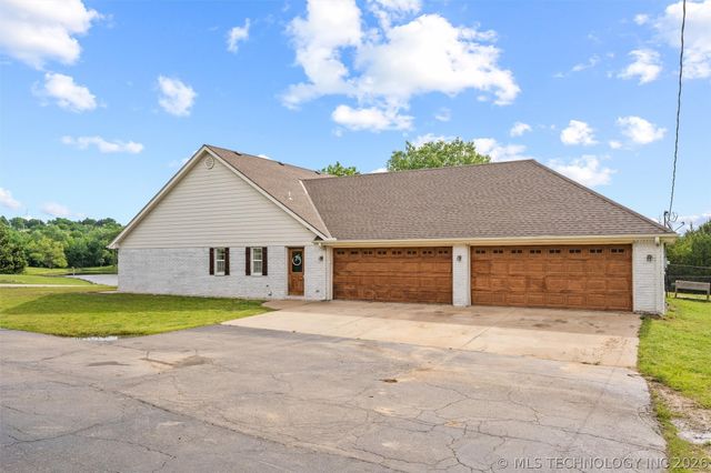 107 County Road 3004, Bartlesville, OK 74003