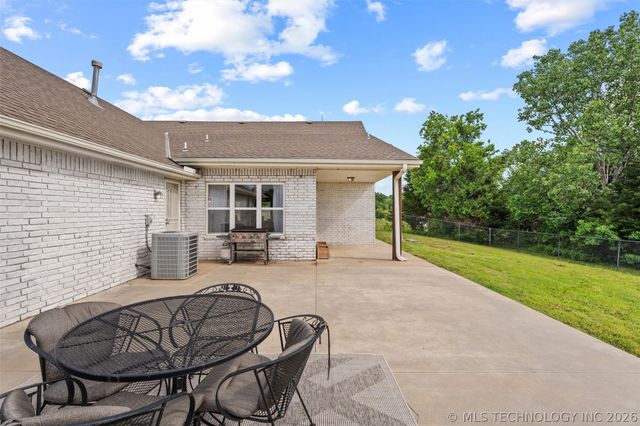 107 County Road 3004, Bartlesville, OK 74003