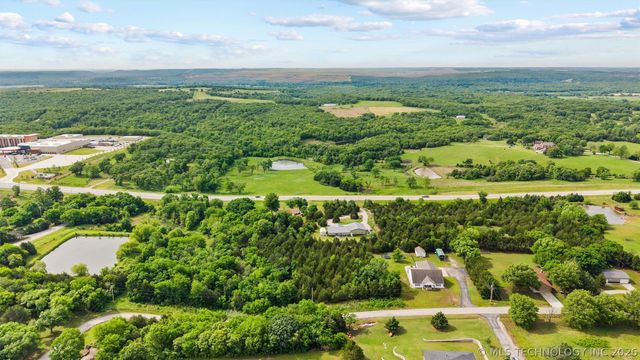 107 County Road 3004, Bartlesville, OK 74003
