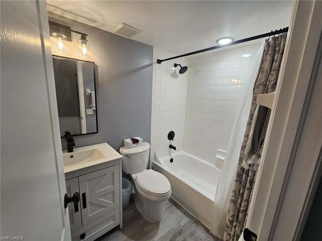 7360 Glenmoor LN 4207, Naples, FL 34104