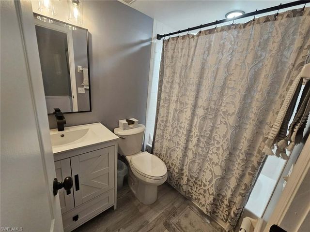 7360 Glenmoor LN 4207, Naples, FL 34104