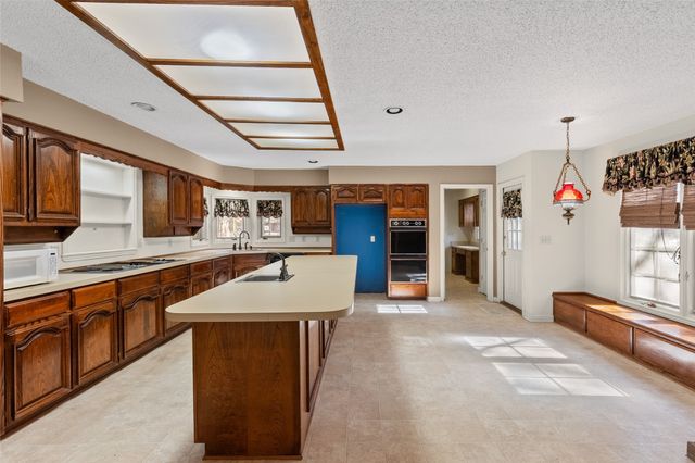 2212 Charity Road, Commerce, TX 75428