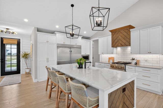 17449 Aurora Drive, Clive, IA 50325