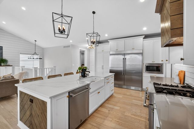 17449 Aurora Drive, Clive, IA 50325