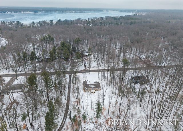 5233 W Lakewood Road, Fruitland Twp, MI 49461