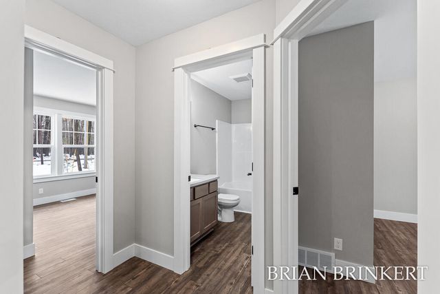 5233 W Lakewood Road, Fruitland Twp, MI 49461