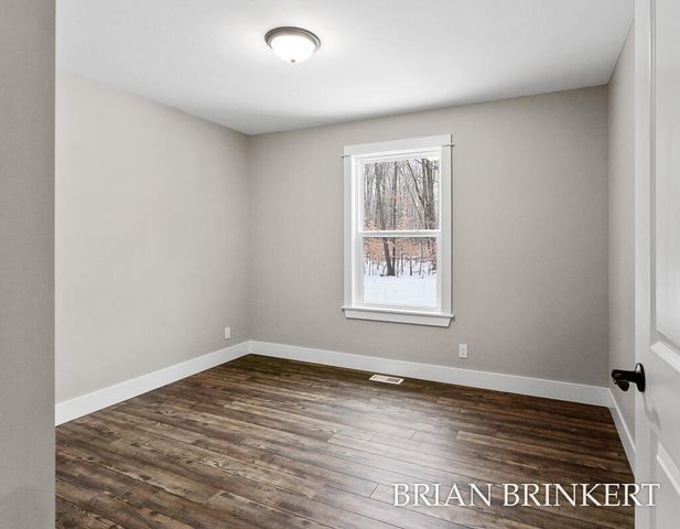 5233 W Lakewood Road, Fruitland Twp, MI 49461