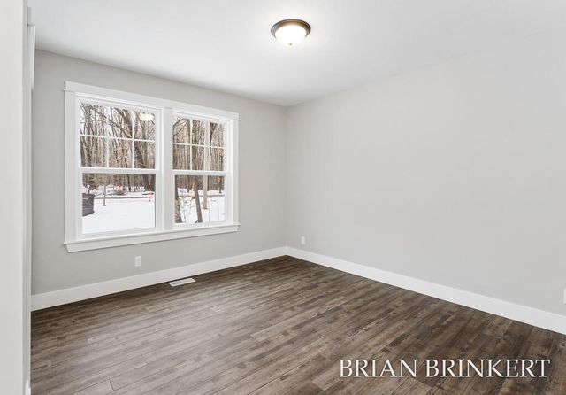 5233 W Lakewood Road, Fruitland Twp, MI 49461