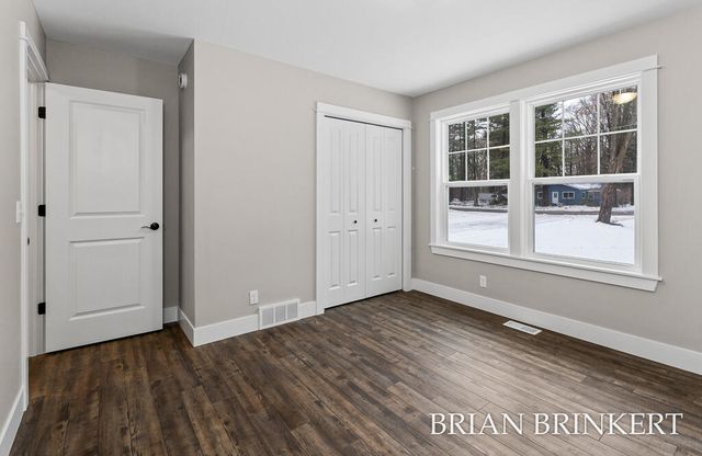 5233 W Lakewood Road, Fruitland Twp, MI 49461