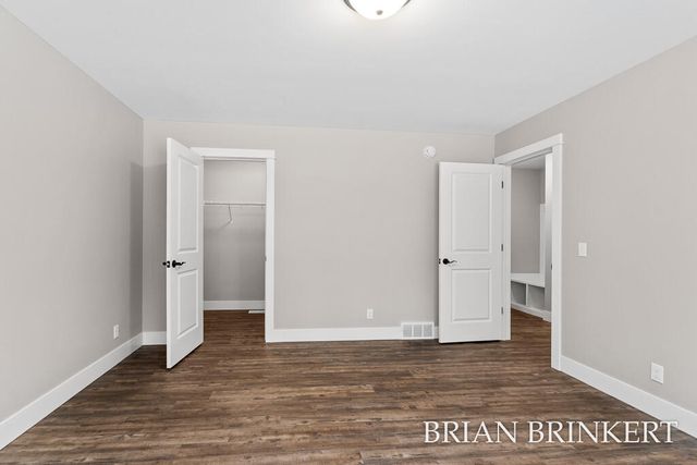 5233 W Lakewood Road, Fruitland Twp, MI 49461