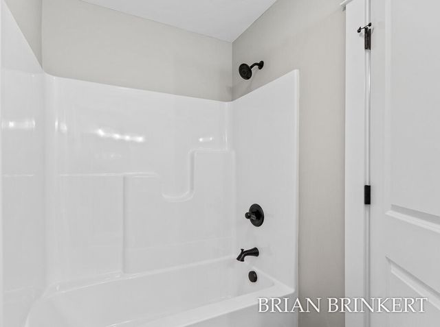 5233 W Lakewood Road, Fruitland Twp, MI 49461