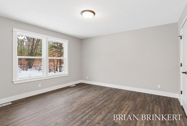 5233 W Lakewood Road, Fruitland Twp, MI 49461