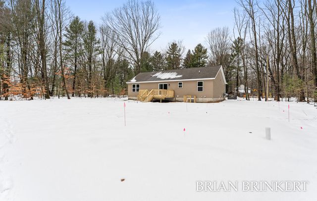 5233 W Lakewood Road, Fruitland Twp, MI 49461