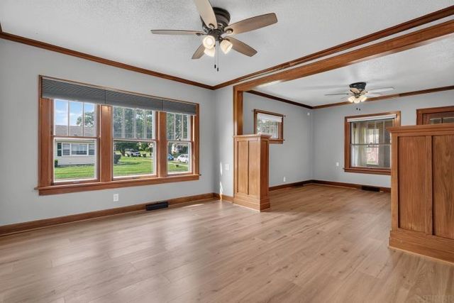 1023 Western Avenue, Waterloo, IA 50702