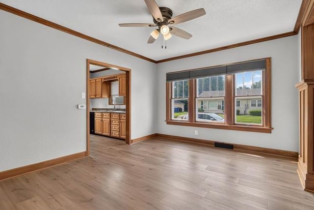 1023 Western Avenue, Waterloo, IA 50702