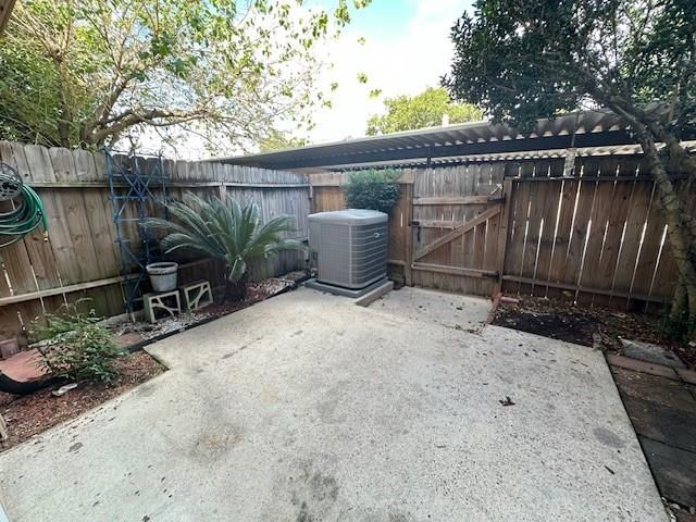 7700 Creekbend Drive 109, Houston, TX 77071