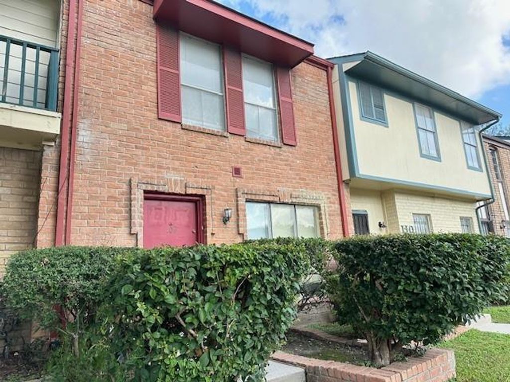 7700 Creekbend Drive 109, Houston, TX 77071