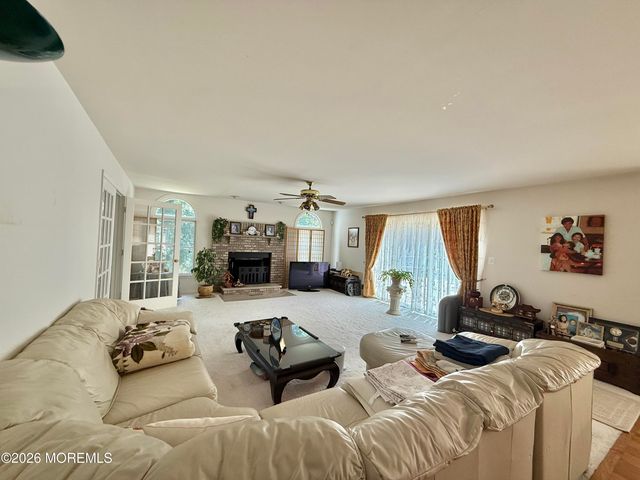 6 Seaman Road, Freehold, NJ 07728