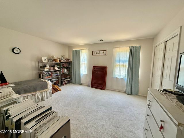 6 Seaman Road, Freehold, NJ 07728